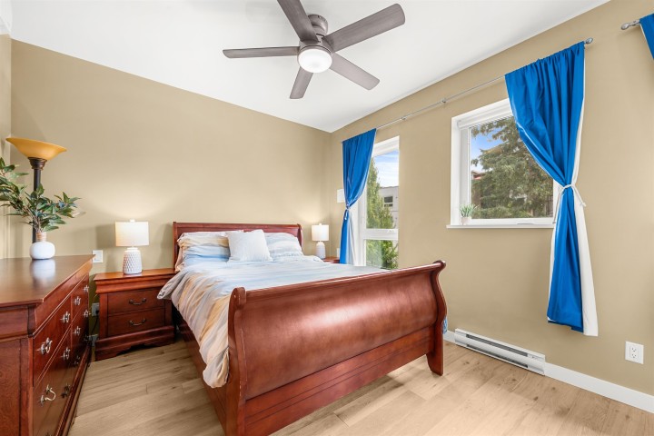 Photo 11 at TH5 - 2137 Chesterfield Avenue, Central Lonsdale, North Vancouver