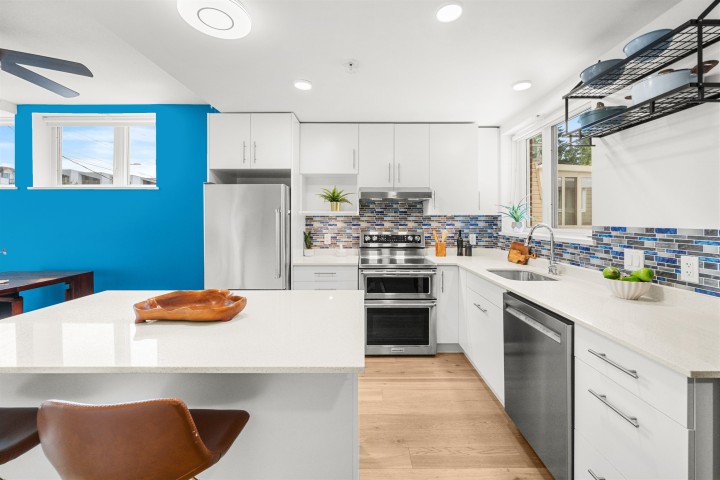 Photo 8 at TH5 - 2137 Chesterfield Avenue, Central Lonsdale, North Vancouver