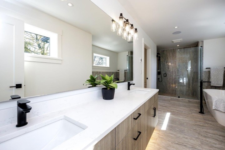 Photo 34 at 1028 Calverhall Street, Calverhall, North Vancouver