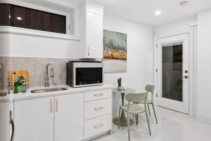 Photo 10 at 3812 W 15th Avenue, Point Grey, Vancouver West