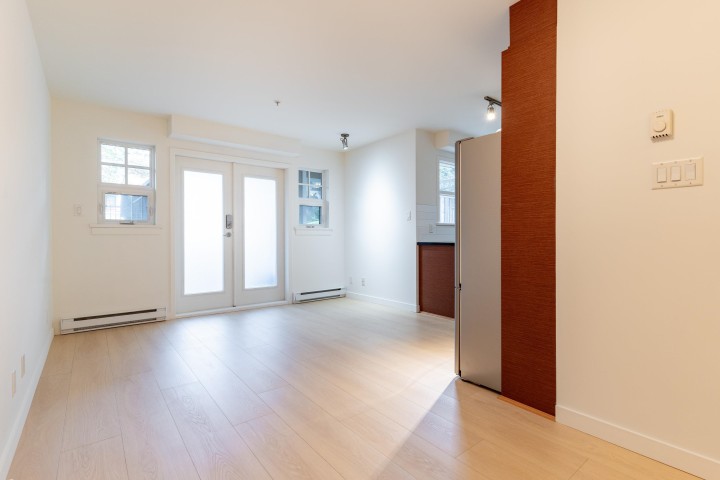 Photo 5 at 102 - 930 W 16th Avenue, Fairview VW, Vancouver West