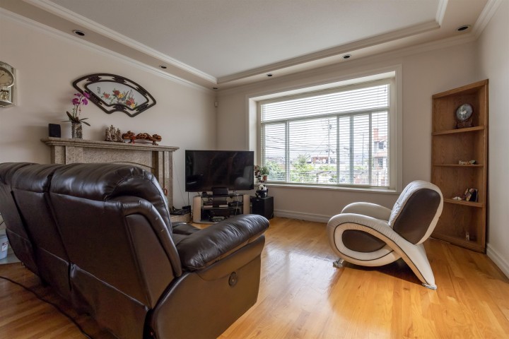 Photo 12 at 2034 E 38th Avenue, Victoria VE, Vancouver East