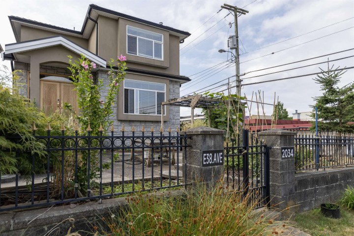 Photo 1 at 2034 E 38th Avenue, Victoria VE, Vancouver East