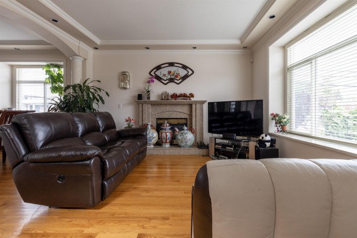 Photo 11 at 2034 E 38th Avenue, Victoria VE, Vancouver East