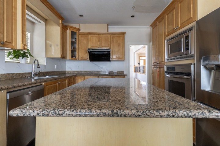 Photo 8 at 2034 E 38th Avenue, Victoria VE, Vancouver East