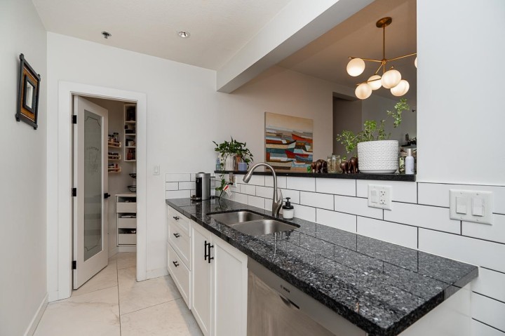 Photo 12 at 408 - 503 W 16th Avenue, Fairview VW, Vancouver West