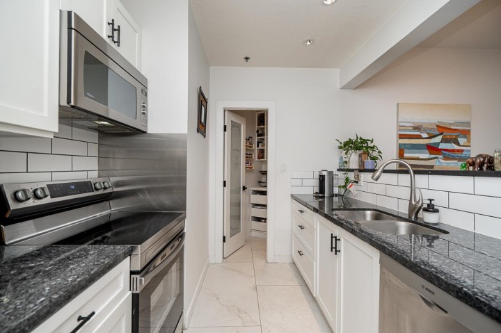 Photo 10 at 408 - 503 W 16th Avenue, Fairview VW, Vancouver West