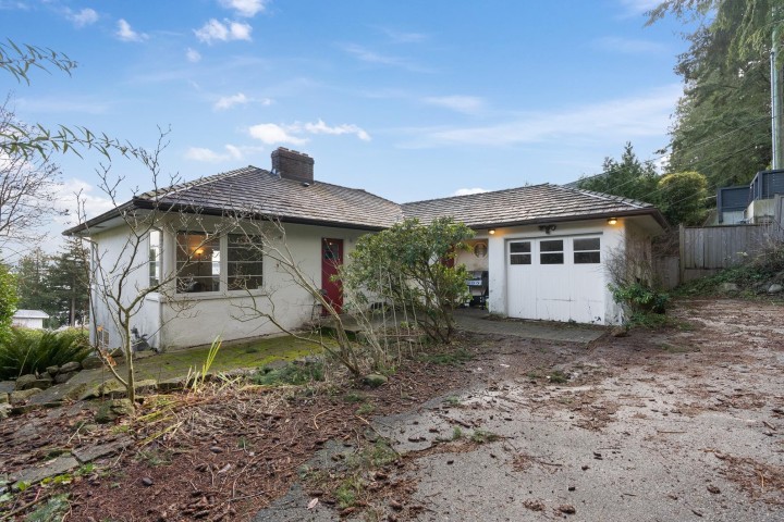 Photo 2 at 3548 Creery Avenue, West Bay, West Vancouver