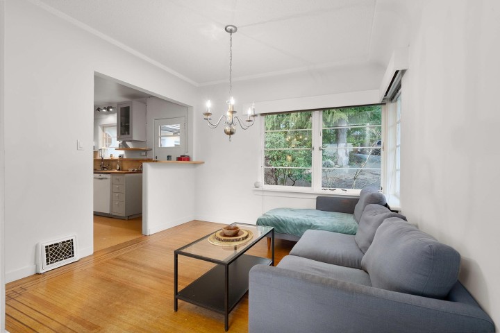 Photo 12 at 3548 Creery Avenue, West Bay, West Vancouver