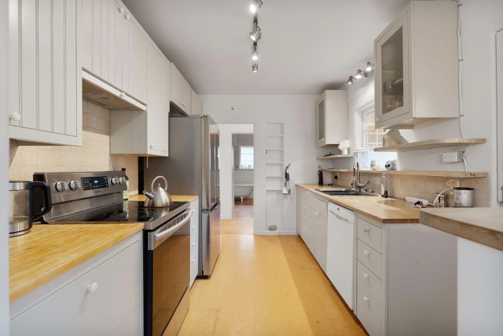 Photo 10 at 3548 Creery Avenue, West Bay, West Vancouver