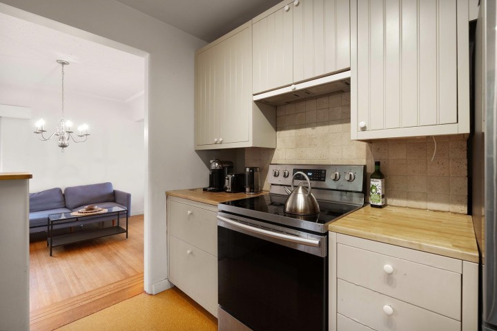 Photo 8 at 3548 Creery Avenue, West Bay, West Vancouver