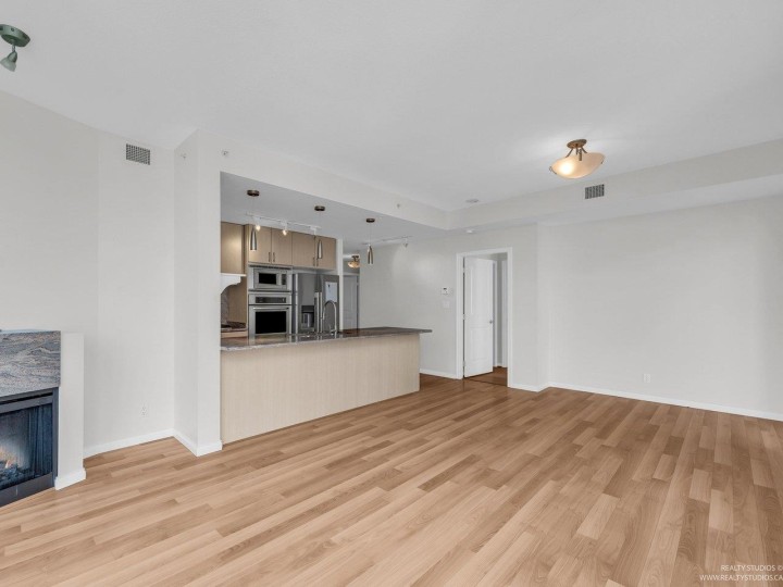 Photo 12 at 1905 - 1211 Melville Street, Coal Harbour, Vancouver West