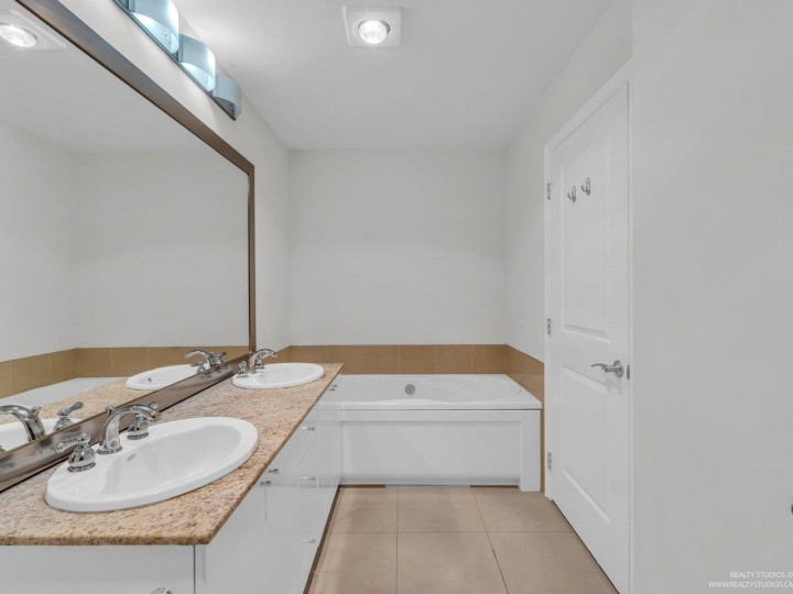 Photo 22 at 1905 - 1211 Melville Street, Coal Harbour, Vancouver West