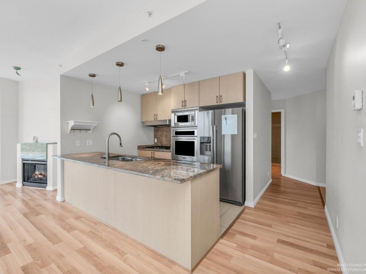 Photo 9 at 1905 - 1211 Melville Street, Coal Harbour, Vancouver West