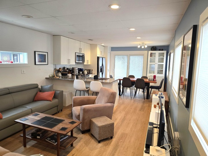 Photo 4 at GNB20 - 415 W Esplanade, Lower Lonsdale, North Vancouver