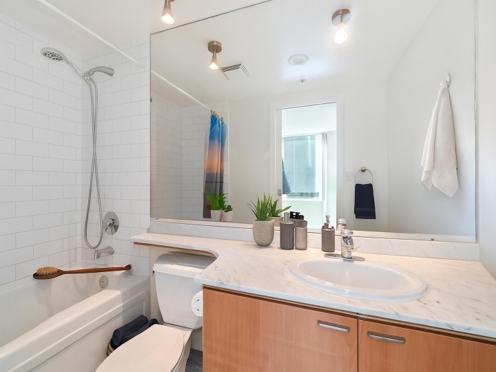 Photo 5 at 1408 - 1288 W Georgia Street, West End VW, Vancouver West