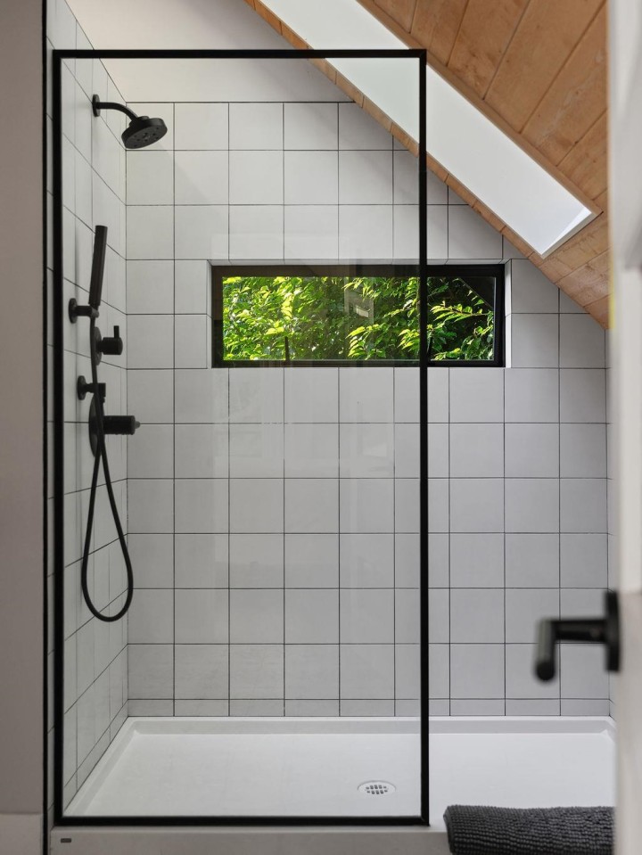 Photo 32 at 485 Timbertop Drive, Lions Bay, West Vancouver