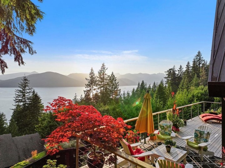 Photo 1 at 485 Timbertop Drive, Lions Bay, West Vancouver