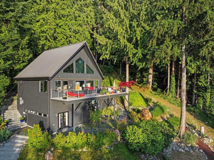 Photo 4 at 485 Timbertop Drive, Lions Bay, West Vancouver