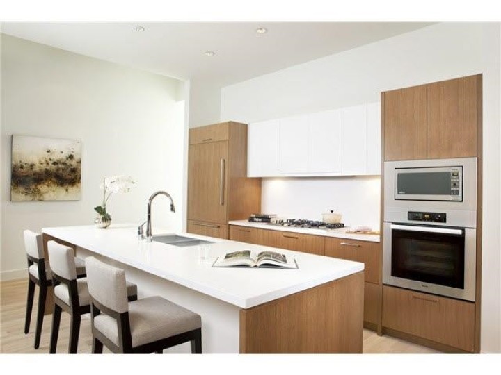 Photo 2 at 100 - 888 Arthur Erickson Place, Park Royal, West Vancouver