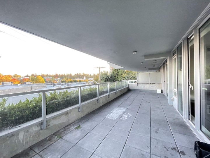 Photo 15 at 100 - 888 Arthur Erickson Place, Park Royal, West Vancouver