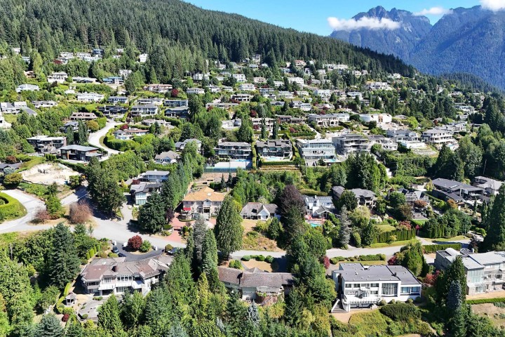 Photo 13 at 1084 Groveland Road, British Properties, West Vancouver