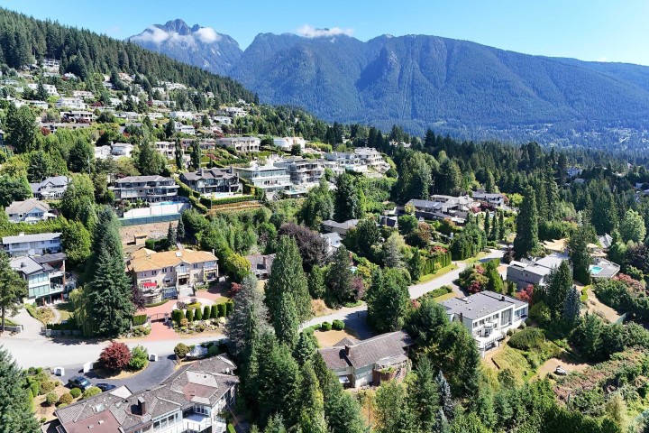 Photo 12 at 1084 Groveland Road, British Properties, West Vancouver