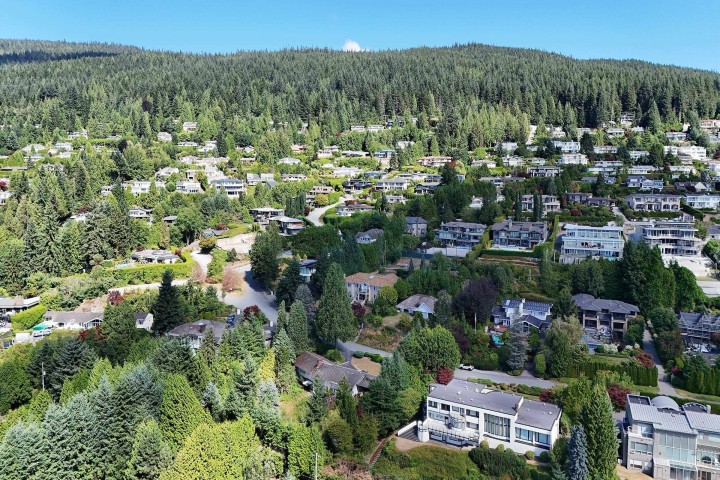 Photo 14 at 1084 Groveland Road, British Properties, West Vancouver