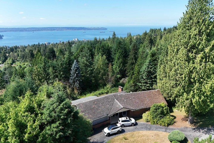 Photo 11 at 1084 Groveland Road, British Properties, West Vancouver