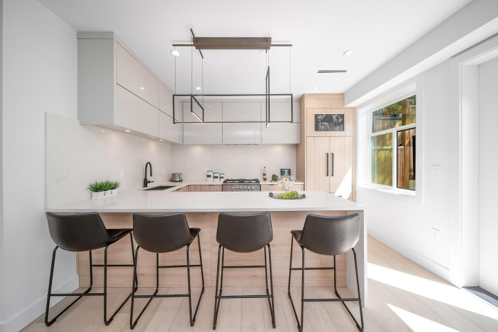 Photo 6 at 1710 E 35th Avenue, Victoria VE, Vancouver East