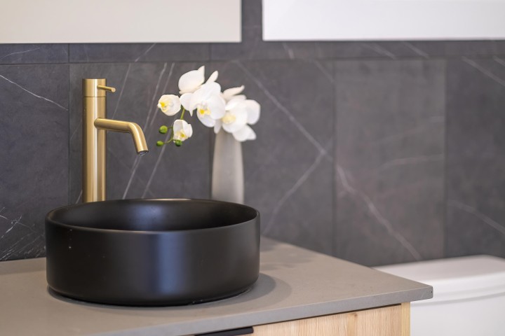 Photo 12 at 1710 E 35th Avenue, Victoria VE, Vancouver East