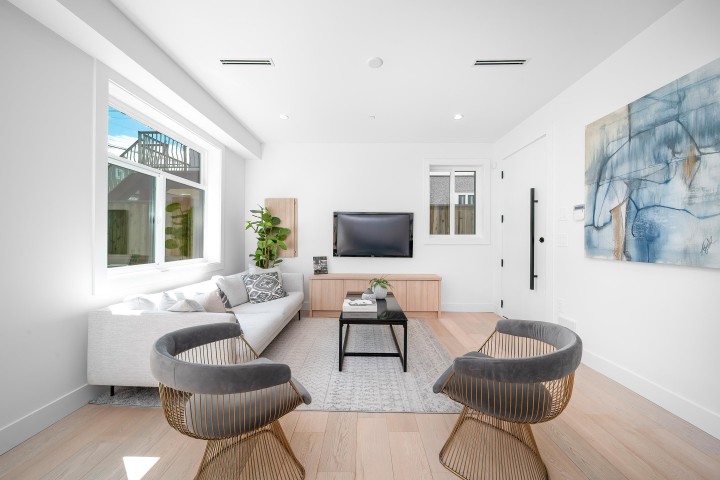 Photo 3 at 1710 E 35th Avenue, Victoria VE, Vancouver East