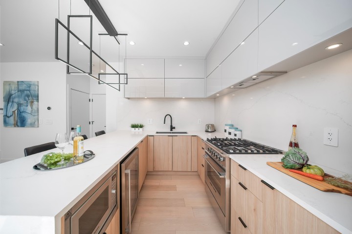 Photo 10 at 1710 E 35th Avenue, Victoria VE, Vancouver East