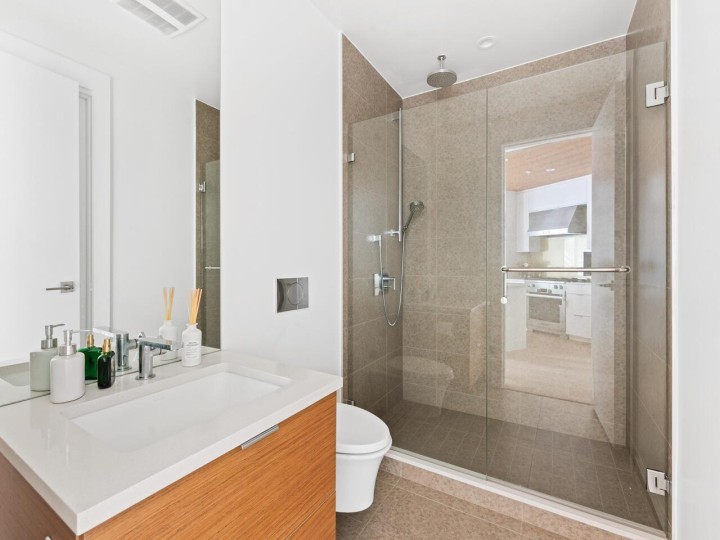 Photo 11 at 405 - 6687 Nelson Avenue, Horseshoe Bay WV, West Vancouver