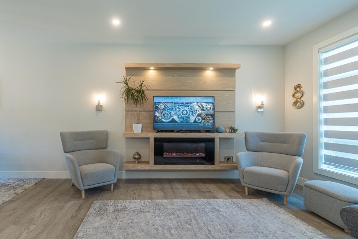 Photo 3 at 11 - 933 Premier Street, Lynnmour, North Vancouver