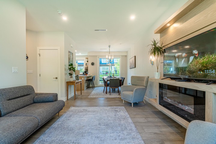 Photo 1 at 11 - 933 Premier Street, Lynnmour, North Vancouver