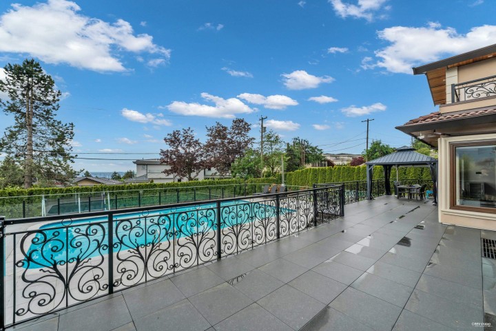 Photo 9 at 1118 Crestline Road, British Properties, West Vancouver