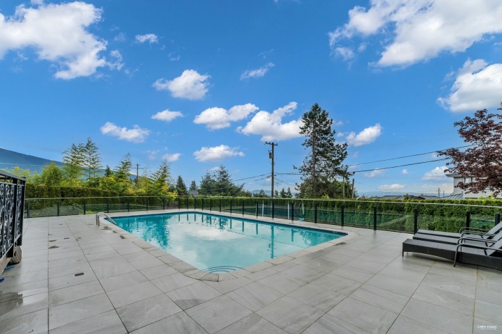 Photo 10 at 1118 Crestline Road, British Properties, West Vancouver