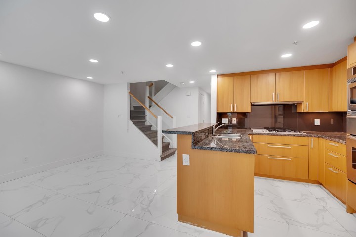 Photo 16 at 1277 W Cordova Street, Coal Harbour, Vancouver West