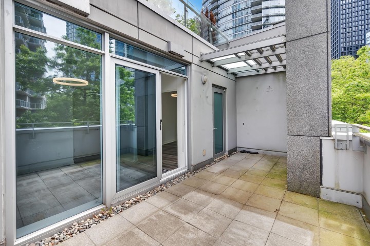 Photo 3 at 1277 W Cordova Street, Coal Harbour, Vancouver West