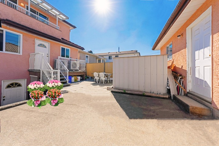 Photo 5 at 75 E 56th Avenue, South Vancouver, Vancouver East