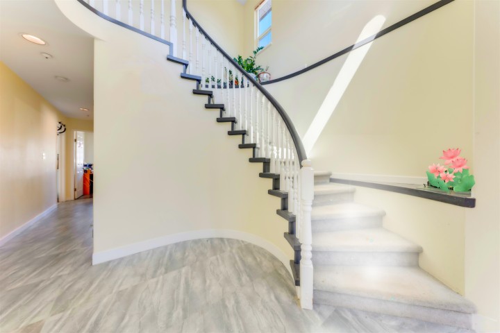 Photo 9 at 75 E 56th Avenue, South Vancouver, Vancouver East