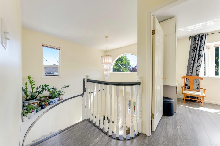 Photo 10 at 75 E 56th Avenue, South Vancouver, Vancouver East