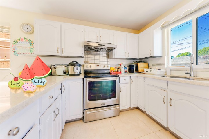 Photo 15 at 75 E 56th Avenue, South Vancouver, Vancouver East