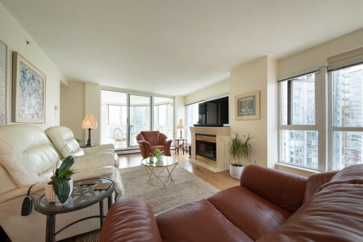 Photo 1 at 2204 - 183 Keefer Place, Downtown VW, Vancouver West