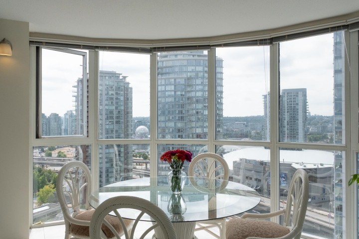 Photo 4 at 2204 - 183 Keefer Place, Downtown VW, Vancouver West