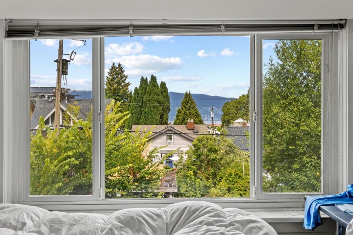 Photo 3 at 3579 W 18th Avenue, Dunbar, Vancouver West