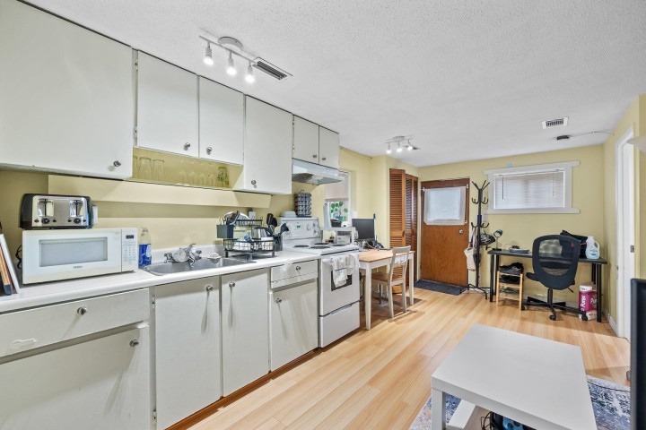 Photo 24 at 3579 W 18th Avenue, Dunbar, Vancouver West