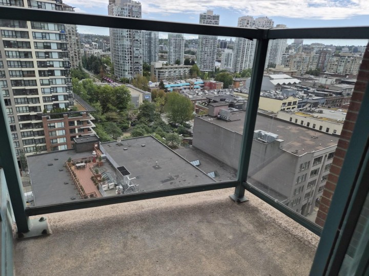 Photo 22 at 1707 - 939 Homer Street, Yaletown, Vancouver West