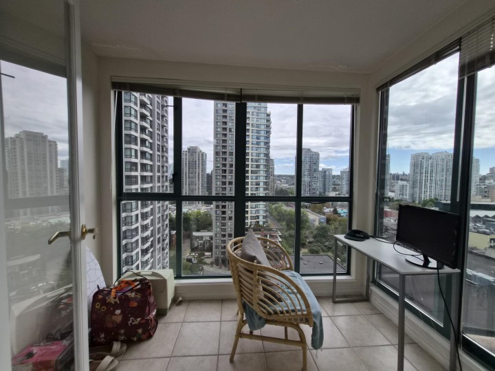 Photo 5 at 1707 - 939 Homer Street, Yaletown, Vancouver West